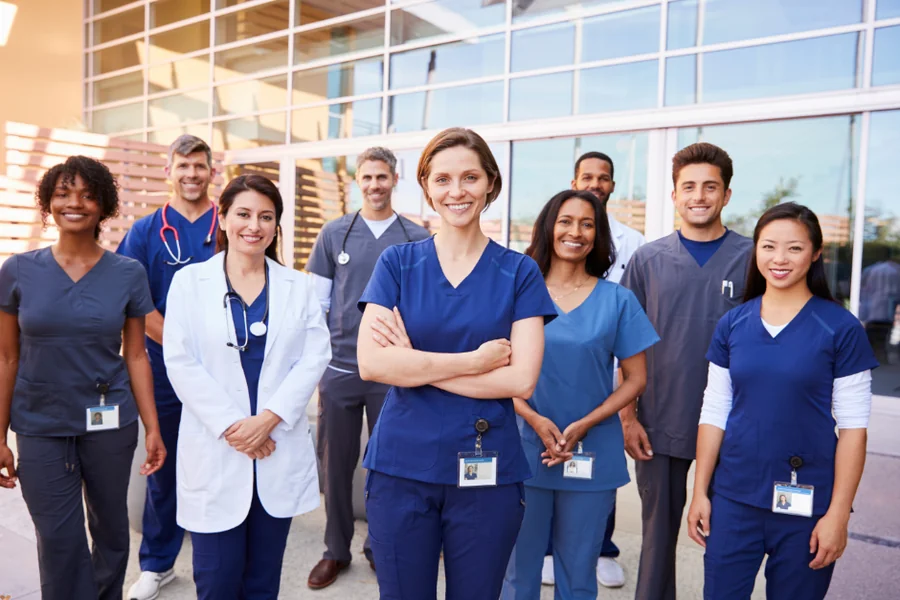 How to Choose a Medical Staffing Partner: 8 Criteria That Actually Matter (+ Our Picks)